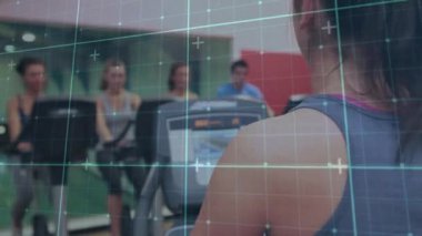Izgara üzerinde egzersiz yapan insanların animasyonu. global spor, veri işleme, dijital arayüz ve teknoloji konsepti dijital olarak oluşturulmuş video.