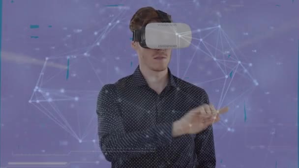 Animatie Van Zakenman Met Headset Met Netwerk Van Verbindingen Wereldwijd — Stockvideo