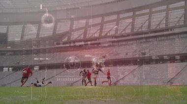 Spor stadyumundaki ragbi maçında veri işleme animasyonu. küresel spor, rekabet ve veri işleme kavramı dijital olarak oluşturulmuş video.