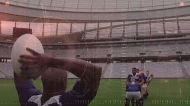 Spor stadyumundaki ragbi maçında veri işleme animasyonu. küresel spor, rekabet ve veri işleme kavramı dijital olarak oluşturulmuş video.