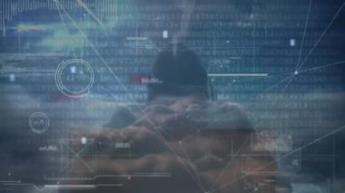 Hacker üzerinden veri işleme ve bağlantı ağlarının animasyonu. küresel internet güvenliği, veri işleme, ağlar, bağlantılar ve dijital arayüz konsepti dijital olarak oluşturulmuş video.