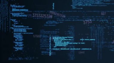 qr kodunun siyah arkaplanda metin ve veri işleme üzerinden canlandırılması. dijital ağ ve küresel iletişim konsepti dijital olarak oluşturulmuş video.