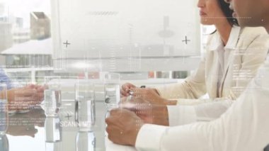 İş toplantısıyla ilgili istatistik ve veri işleme animasyonları. küresel iş, veri işleme, bağlantılar, teknoloji ve dijital arayüz kavramı dijital olarak oluşturulmuş video.