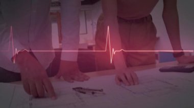Gülümseyen erkek ve bayan meslektaşın konuşması üzerine parlayan pembe kalp atış hızı monitörünün animasyonu. Sağlık, teknoloji ve tıbbi araştırma dijital olarak oluşturuldu.