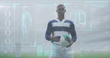 Ragbi oyuncuları üzerinde tıbbi veri işleme ile dijital arayüzün animasyonu. Tıbbi araştırma teknolojisi ve spor konsepti dijital olarak üretilen animasyon.