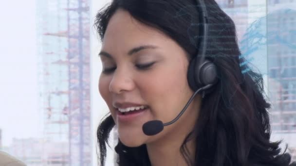 Animación Globo Conexiones Sobre Mujer Negocios Usando Auriculares Telefónicos Negocio — Vídeos de Stock