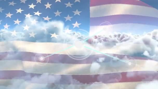 Animation Von Verbindungsnetzen Mit Symbolen Über Amerikanischer Flagge Und Himmel — Stockvideo