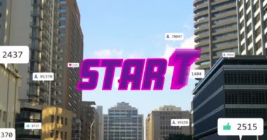 Metinlerin canlanması ve sosyal medya bildirimleri mavi gökyüzü ve şehir binaları üzerinde. Sosyal medya ve küresel iletişim arayüzü teknolojisi kavramı dijital olarak oluşturulmuş video.