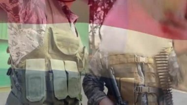 Eğitim kampında harita okuyan iki askere karşı Alman bayrağı sallamanın dijital bileşimi. asker ordusu ve vatanseverlik kavramı