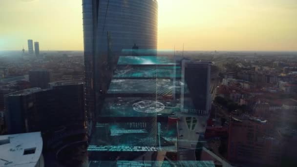 Şehir Manzarası Üzerinde Veri Işlenen Ekranların Animasyonu Küresel Bağlantılar Veri — Stok video