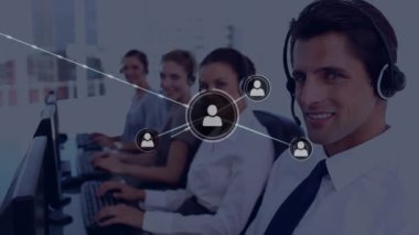Telefon kulaklığı takan iş adamlarının simgeleriyle bağlantı ağının animasyonu. küresel bağlantılar, dijital arayüz, teknoloji ve ağ konsepti dijital olarak oluşturulmuş video.