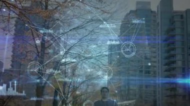 Şehirdeki egzersiz yapan insanlar üzerindeki bağlantı ağının animasyonu. küresel bağlantılar, fitness, refah konsepti dijital olarak oluşturulmuş video.