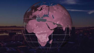 Şehrin üzerinde dönen dünyanın animasyonu. küresel bağlantılar, veri işleme ve teknoloji konsepti dijital olarak oluşturulmuş video.