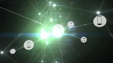 Siyah arkaplan üzerindeki simgelerle bağlantı ağlarının animasyonu. küresel bağlantılar, dijital arayüz, dijital olarak oluşturulan veri işleme konsepti.