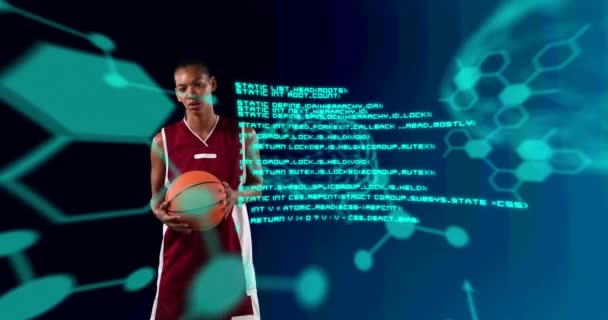 Animación Cerebros Digitales Procesamiento Datos Sobre Jugador Baloncesto Femenino Sosteniendo — Vídeo de stock