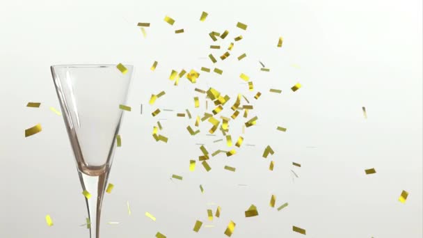 Animation Confettis Tombant Sur Verre Champagne Sur Fond Blanc Fête — Video