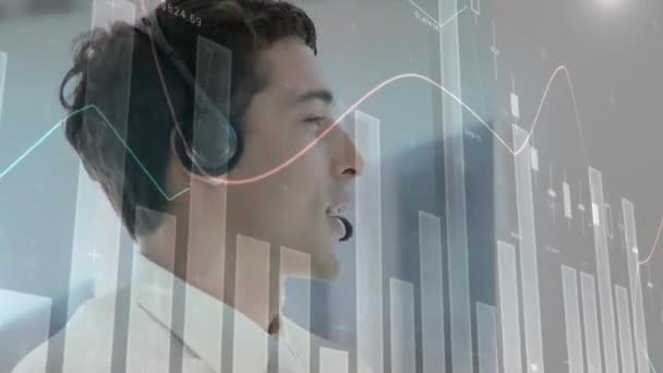 Анімація Фінансової Статистичної Обробки Даних Над Бізнесменом Телефонній Гарнітурі Глобальні — стокове відео