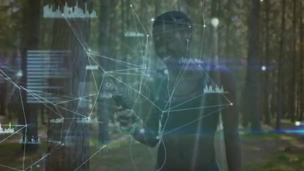 Animazione Rete Connessioni Donna Utilizzando Smartphone Esercizio Nella Foresta Connessioni — Video Stock