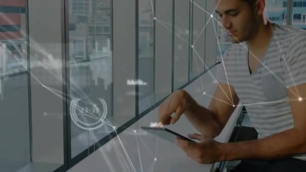 Animation Réseau Connexions Sur Homme Affaires Aide Une Tablette Entreprise — Video