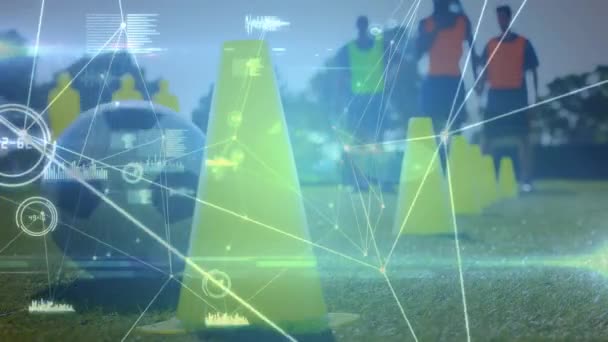 Анимация Обработки Данных Сети Соединений Над Футболистами Глобальный Спорт Конкуренция — стоковое видео