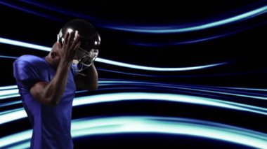 Amerikalı futbolcu kask takıyor. küresel spor, fitness, bilim ve veri işleme kavramı dijital olarak oluşturulmuş video.