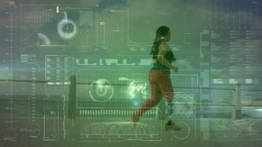 Sahilde yürüyen yapay bacaklı bir kadın hakkında yapılan tarama ve veri işleme animasyonları. fitness, refah ve veri işleme konsepti dijital olarak oluşturulmuş video.