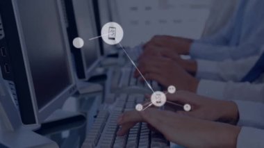 Telefon kulaklığı takan iş adamlarının simgeleriyle bağlantı ağının animasyonu. küresel bağlantılar, dijital arayüz, teknoloji ve ağ konsepti dijital olarak oluşturulmuş video.