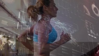 Spor salonunda egzersiz yapan bir kadın hakkında yapılan tarama ve veri işleme animasyonları. fitness, refah ve veri işleme konsepti dijital olarak oluşturulmuş video.