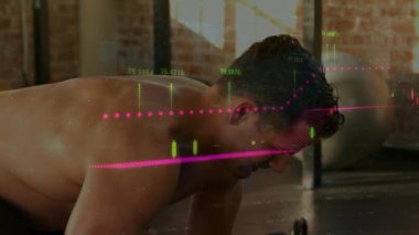 Güçlü adam egzersizleriyle ilgili veri işleme ve istatistiklerin animasyonu. global spor, fitness ve veri işleme konsepti dijital olarak oluşturulmuş video.