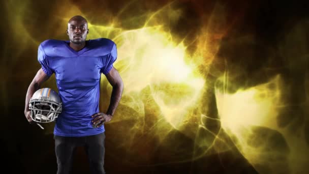 Jogador Futebol Americano Segurando Capacete Sobre Trilhas Luz Conceito Global — Vídeo de Stock