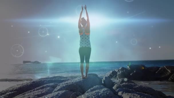 Animation Globe Sur Femme Pratiquant Yoga Connexion Globale Concept Bien — Video