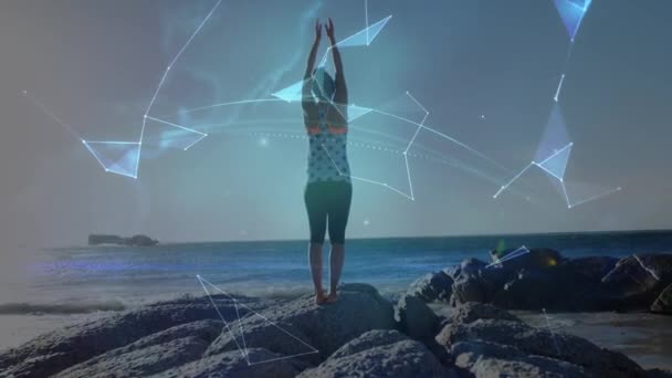 Animazione Del Globo Sulla Donna Che Pratica Yoga Connessione Globale — Video Stock