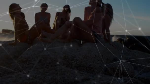 Animazione Reti Connessioni Sopra Gruppo Felice Amici Che Hanno Alla — Video Stock