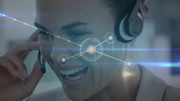 Animación Red Conexiones Través Mujer Negocios Con Auriculares Para Teléfono — Vídeo de stock