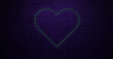 Duvarda fotokopi alanı ile titreşen neon kalp ikonu animasyonu. küresel sosyal medya, iletişim ve dijital arayüz kavramı dijital olarak oluşturulmuş video.