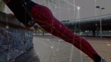 Bağlantılar ağının animasyonu ve egzersiz yapan bir kadın için veri işleme. global spor, fitness, sağlıklı yaşam tarzı ve dijital olarak üretilen veri işleme konsepti.