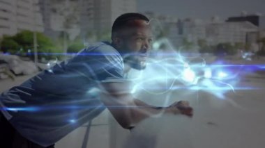 Açık havada egzersiz yapan insanlar üzerindeki bağlantı ağının animasyonu. global spor, fitness, veri işleme ve dijital arayüz kavramı dijital olarak oluşturulmuş video.
