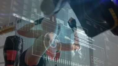 Beden eğitiminde insan boksu üzerine veri işleme animasyonu. spor, fitness ve veri işleme kavramı dijital olarak oluşturulmuş video.