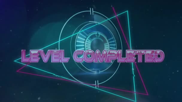 Animation Von Level Text Metallischen Rosa Buchstaben Über Scannen Des — Stockvideo