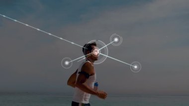 Bağlantılar ağının animasyonu ve insan koşusu üzerine veri işleme. global spor, fitness, sağlıklı yaşam tarzı ve dijital olarak üretilen veri işleme konsepti.