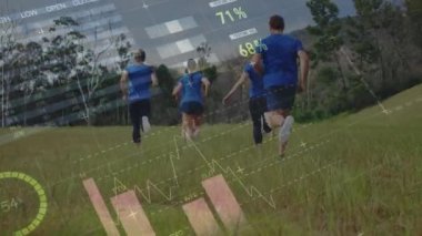 Koşan bir grup kadın ve erkek üzerinde veri işleme animasyonu. spor ve yarışma konsepti dijital olarak oluşturulmuş video.