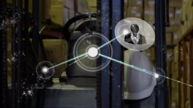 Depo üzerinden insan simgeleriyle bağlantı ağının animasyonu. küresel gönderim, bağlantılar ve veri işleme konsepti dijital olarak oluşturulmuş video.