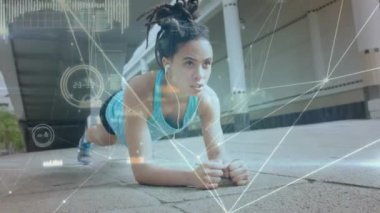 Formda bir kadının egzersiz yapması üzerine bağlantı ağının animasyonu. küresel bağlantılar, spor, fitness ve veri işleme konsepti dijital olarak oluşturulmuş video.