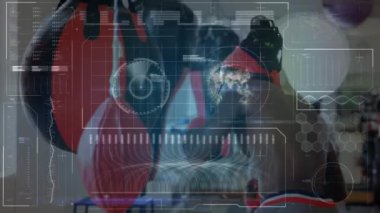 Beden eğitiminde insan boksu üzerine veri işleme animasyonu. spor, fitness ve veri işleme kavramı dijital olarak oluşturulmuş video.