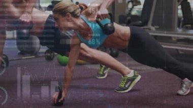 Ağırlıklarla egzersiz yapan kadın ve erkeğin istatistik ve veri işleme animasyonları. global spor, fitness ve veri işleme konsepti dijital olarak oluşturulmuş video.