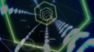 Parlayan ışıklar ve bağlantı ağı olan neon altıgenlerin animasyonu. küresel bağlantılar, dijital arayüz ve teknoloji konsepti dijital olarak oluşturulmuş video.
