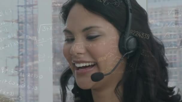 Animación Procesamiento Datos Financieros Través Mujer Negocios Con Auriculares Comunicación — Vídeo de stock