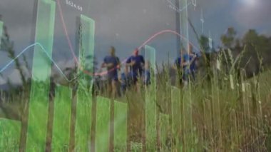 Koşan bir grup kadın ve erkek üzerinde veri işleme animasyonu. spor ve yarışma konsepti dijital olarak oluşturulmuş video.