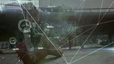 Açık havada egzersiz yapan kadın üzerindeki bağlantı ağının animasyonu. global spor, fitness, veri işleme ve dijital arayüz kavramı dijital olarak oluşturulmuş video.