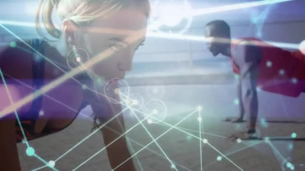 屋外で運動をする女性と男性とのつながりのネットワークのアニメーション 世界中のスポーツ フィットネス データ処理 デジタルインターフェースの概念がデジタルで生成されたビデオ — ストック動画